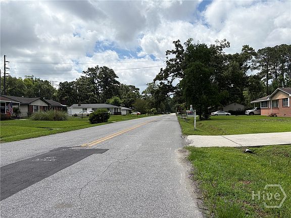 4th image of 211 Clifton Drive