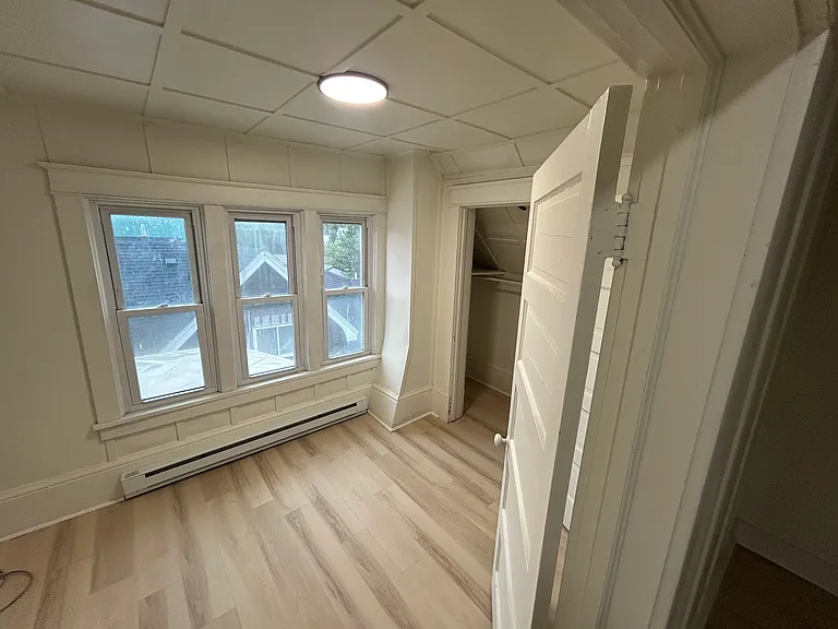 404 Maple St #4 — Photo 7