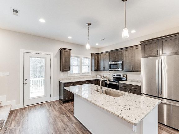 5th image of 45 Cuddington Ln