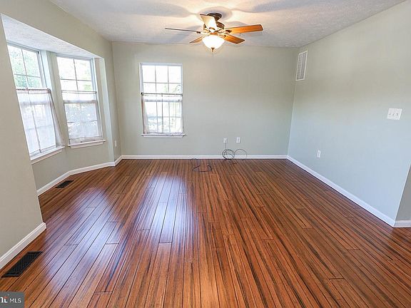 3rd image of 22728 Othello Ln