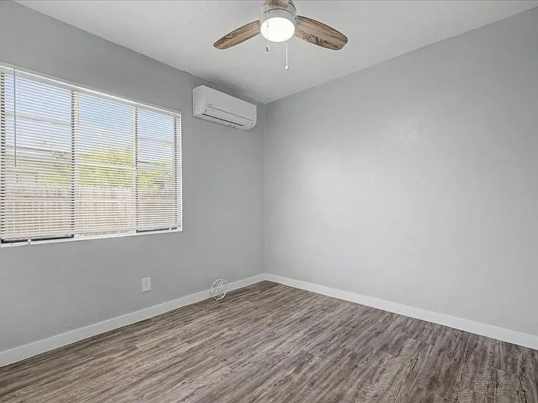 2122 N Forgeus Ave #C — Photo 14