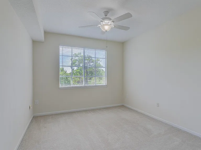 9303 Myrtlewood Cir W — Photo 9
