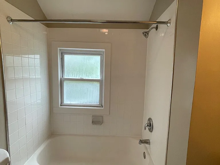 2528 N Winchester St — Photo 20