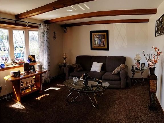 3rd image of 85 Hillwood Dr