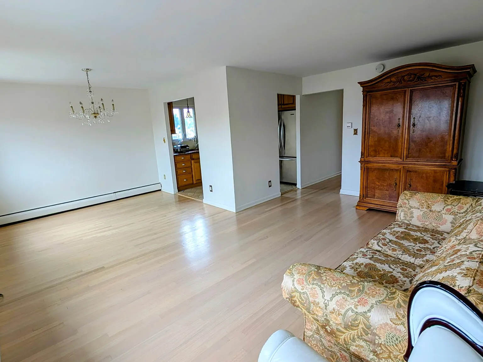 3 bed, 1100 sqft, $1,500 — Photo 3
