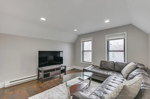 467 Ferry St #ID1385718P Photo 1