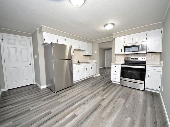 3rd image of 315 Granada Dr