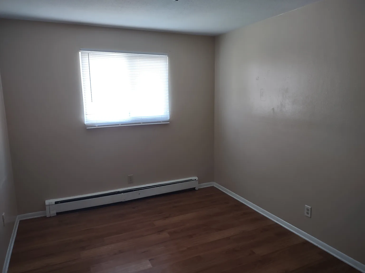 Mounds Park Apartments - 1034 — Photo 2