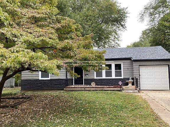 2nd image of 8908 Richards Dr