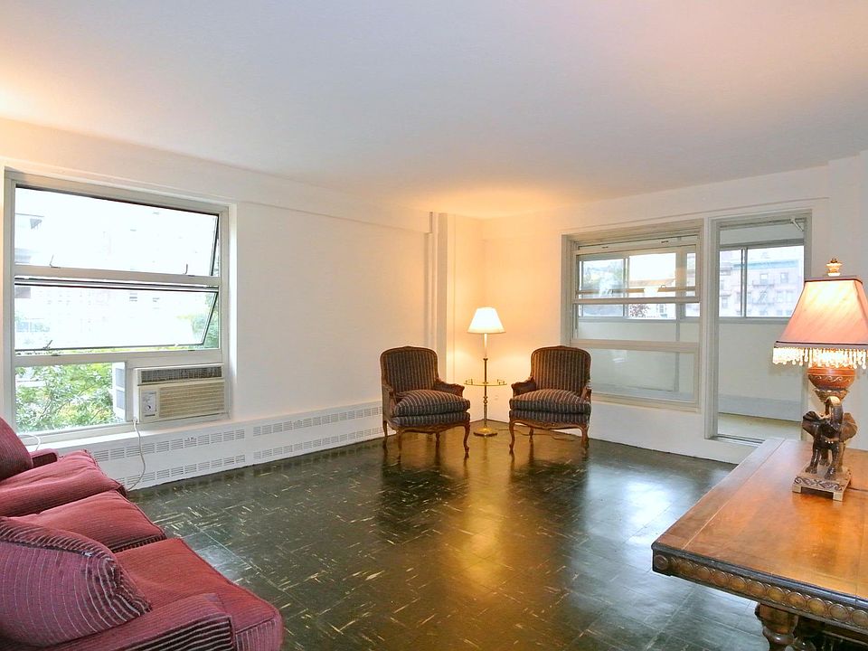 1st image of 90 La Salle St APT 7F