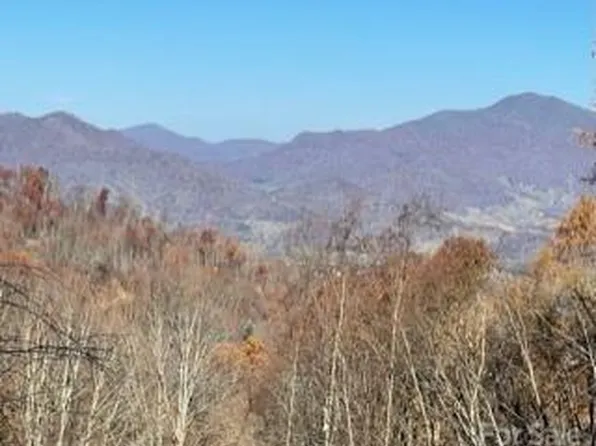 104 Avalon Gap Trl, Waynesville, NC 28785