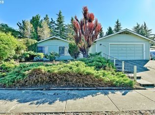 2990 Seckel St, Medford, OR 97504