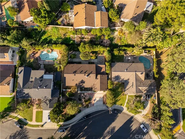 7556 Chaminade Ave, Canoga Park, CA 91304