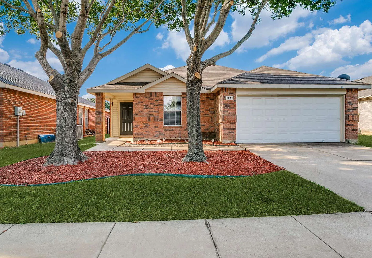 3 bed, 2.0 bath, 1596 sqft, $1,850 — Photo 1