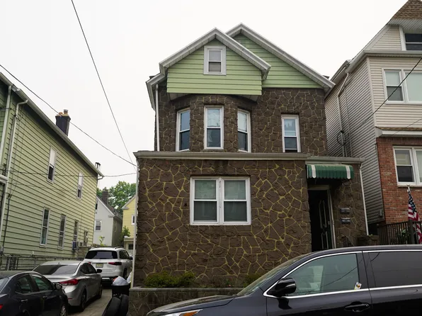 32 W 47th St, Bayonne, NJ 07002