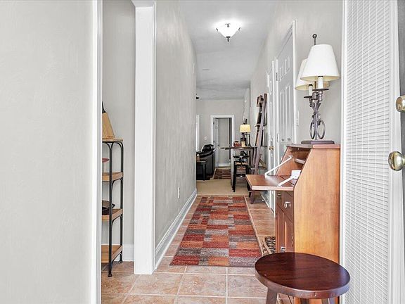 3rd image of 5009 Country Cottage Ln
