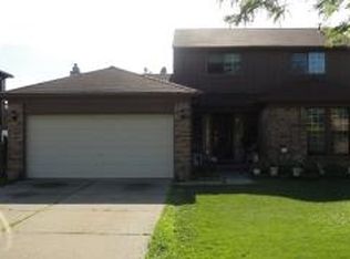 37159 Evergreen Dr, Sterling Heights, MI 48310