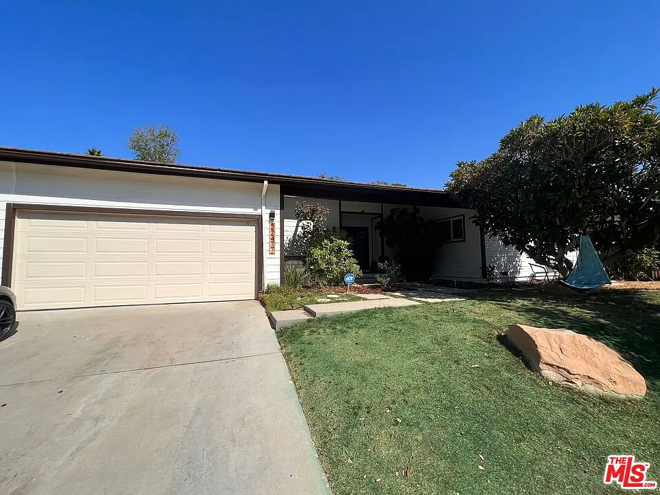 4 bed, 3.0 bath, 2800 sqft, $8,000 — Photo 1