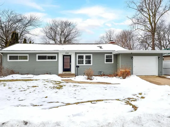 2649 5th Street Ct, East Moline, IL 61244