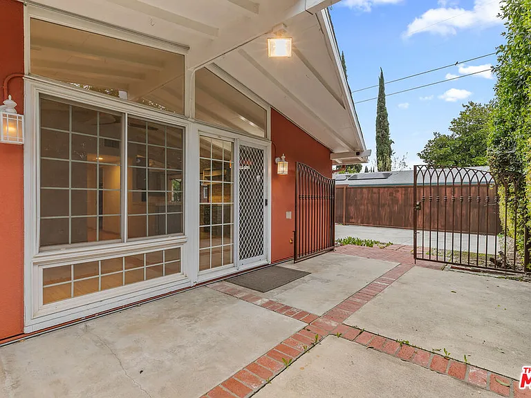 6742 Sunny Brae Ave — Photo 46