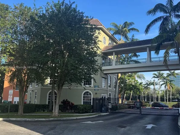1610 Presidential Way APT 307, West Palm Beach, FL 33401