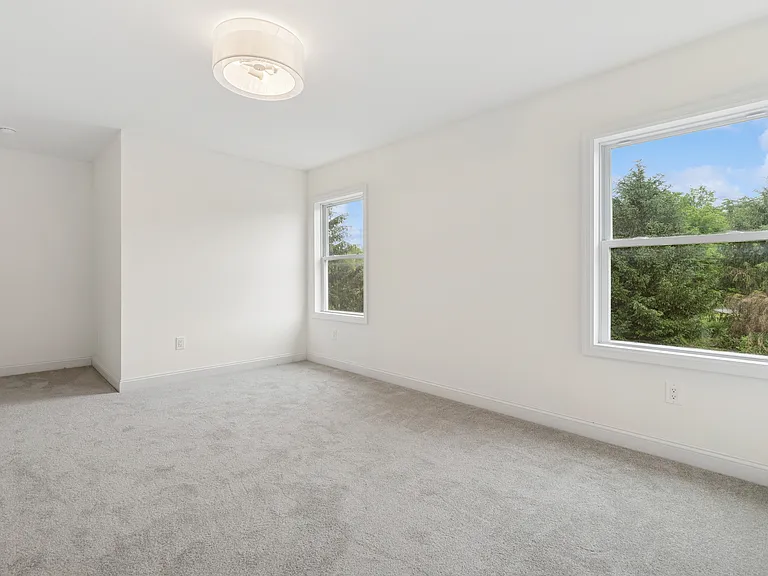 4 Sterling Dr — Photo 24