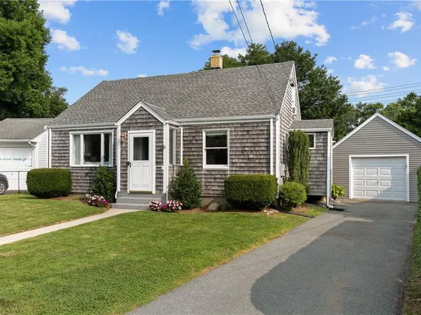 25 King Rd, Middletown, RI 02842