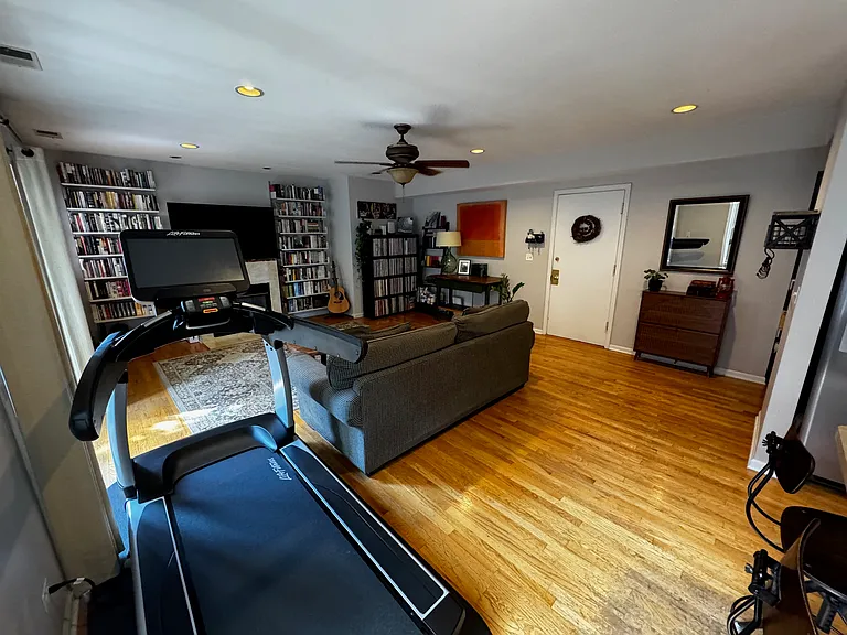 1050 W Dakin St — Photo 7