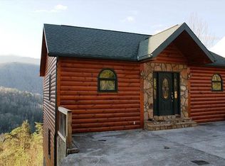 212 Pinnacle Dr W, Gatlinburg, TN 37738
