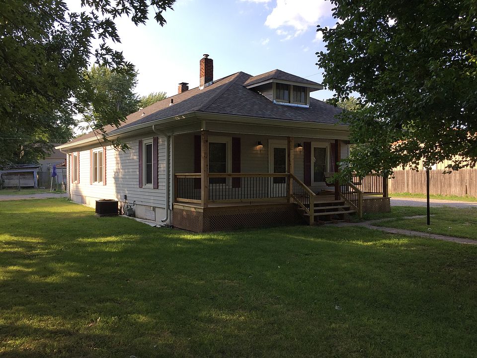 1st image of 2037 2nd St