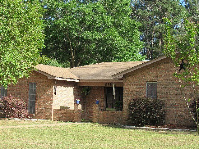 1st image of 616 Brookhollow Dr