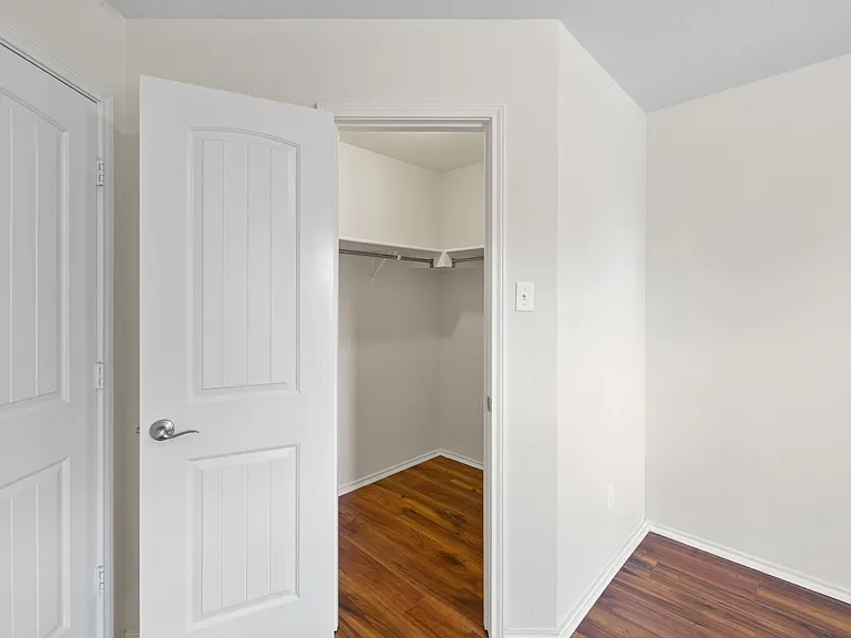 2101 Golden Arrow Ave — Photo 34