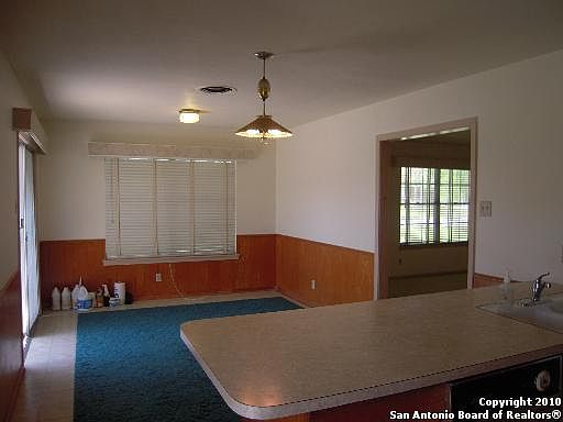 4th image of 302-304 E CHERYL DR