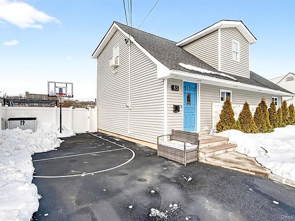 3rd image of 53 Hazelton Road