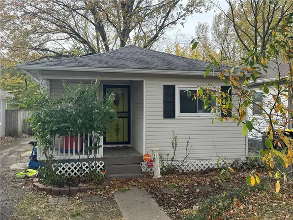 7608 Pennsylvania Ave, Kansas City, MO 64114