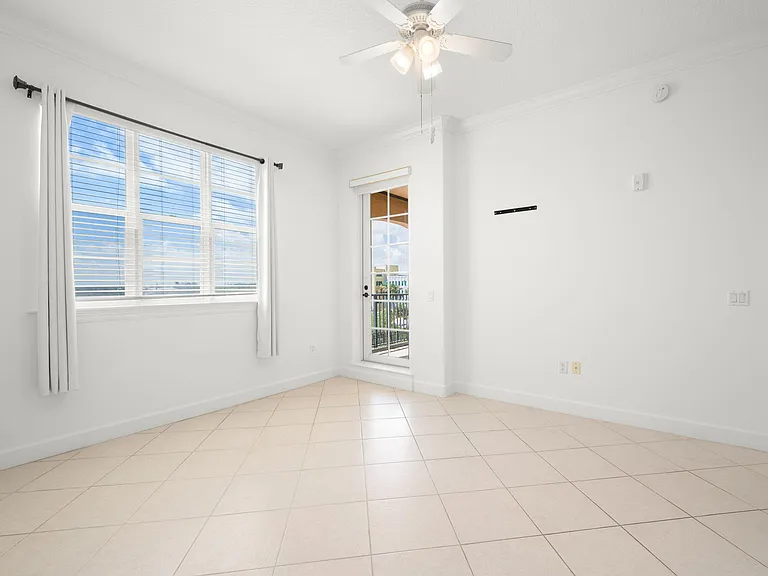 20 Orange Ave #411 — Photo 17