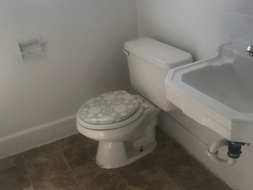 1st image of 7410 Lindencrest St APT 17