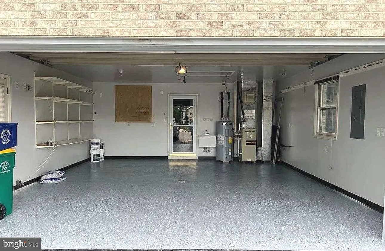 2 bed, 2.0 bath, 1948 sqft, $2,300 — Photo 4
