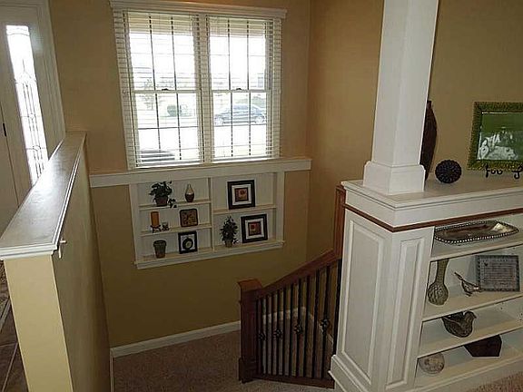 4th image of 2725 Stonebridge Dr