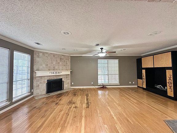 2nd image of 2133 Newport Dr