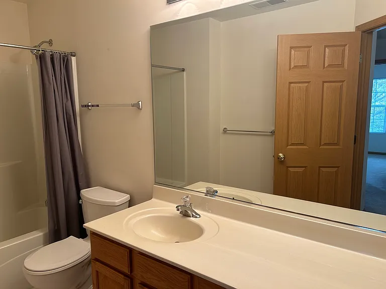 2482 Stoughton Cir — Photo 16