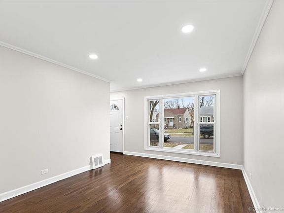 5th image of 119 47th Ave
