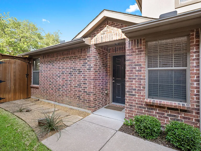 1160 Landon Ln — Photo 11