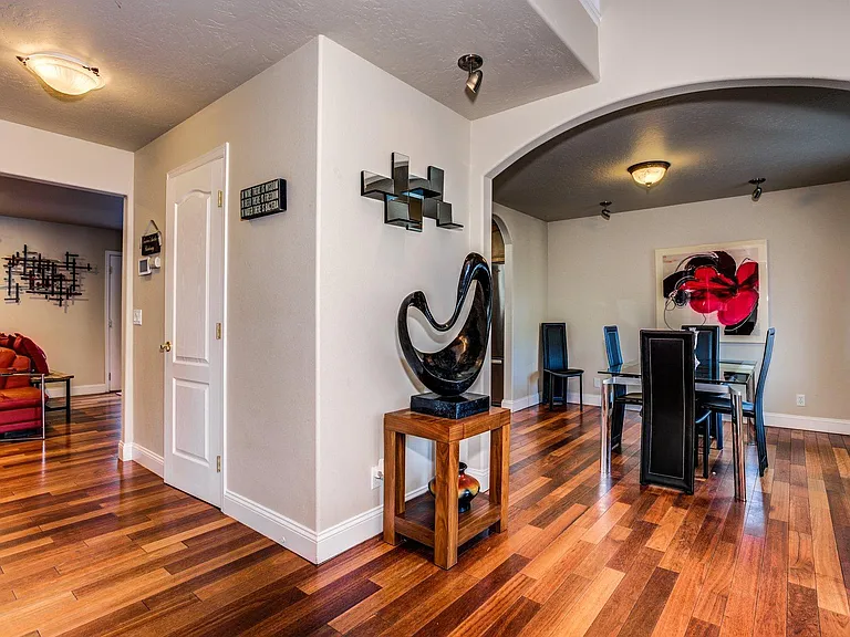 953 N Armstrong Dr — Photo 5
