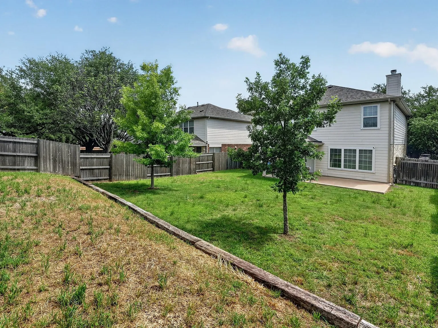 4 bed, 2.5 bath, 2446 sqft, $2,095 — Photo 4