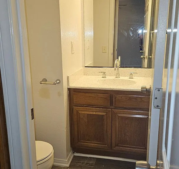 109 E Rosewood Ct — Photo 7