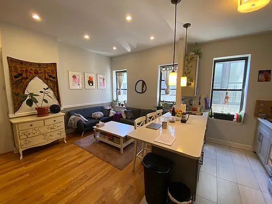 Rented by Mdays Realty | media 9