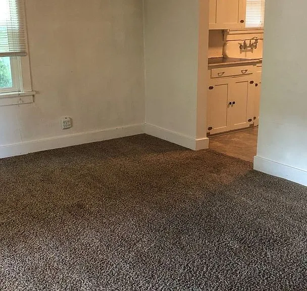 215 W Main St — Photo 5