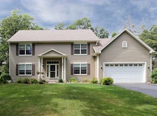 297 Linden Rd, Lake Zurich, IL 60047