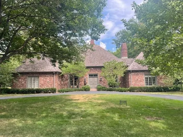 6725 Willow Ln, Mission Hills, KS 66208